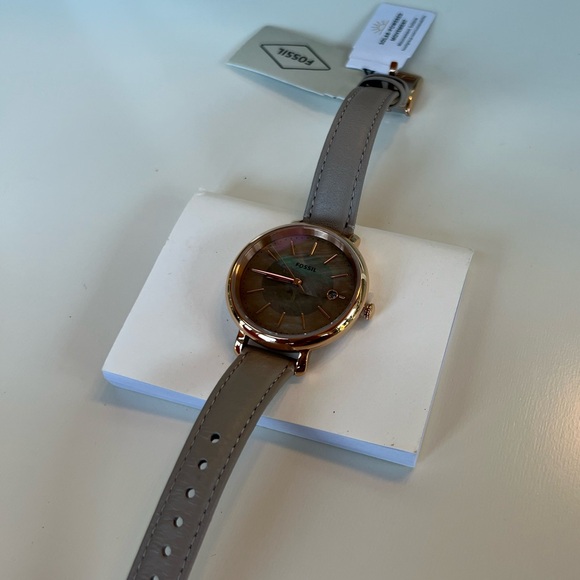 Fossil Jacqueline Solar-Powered Mother of Pearl Dial Watch Brand New - Picture 4 of 6